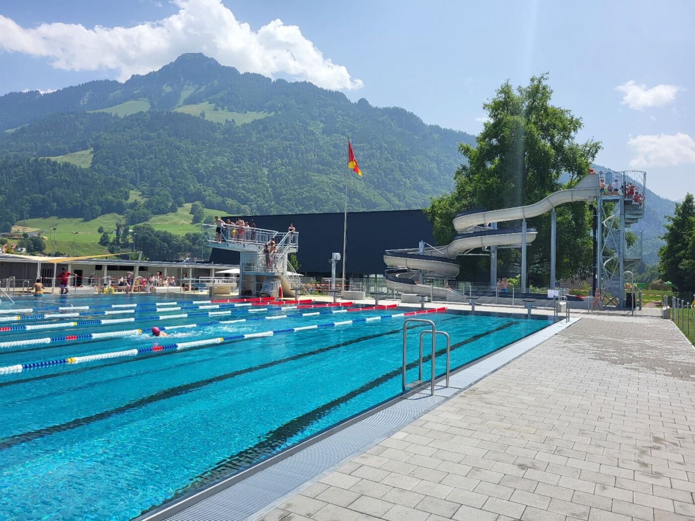 Toboggan aquatique commune de Broc en Suisse
