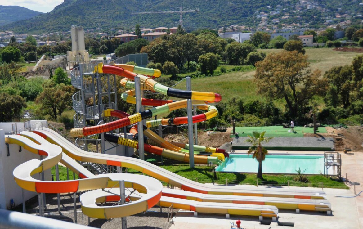 Notre réalisation de toboggans géants en Corse Le Western Splash