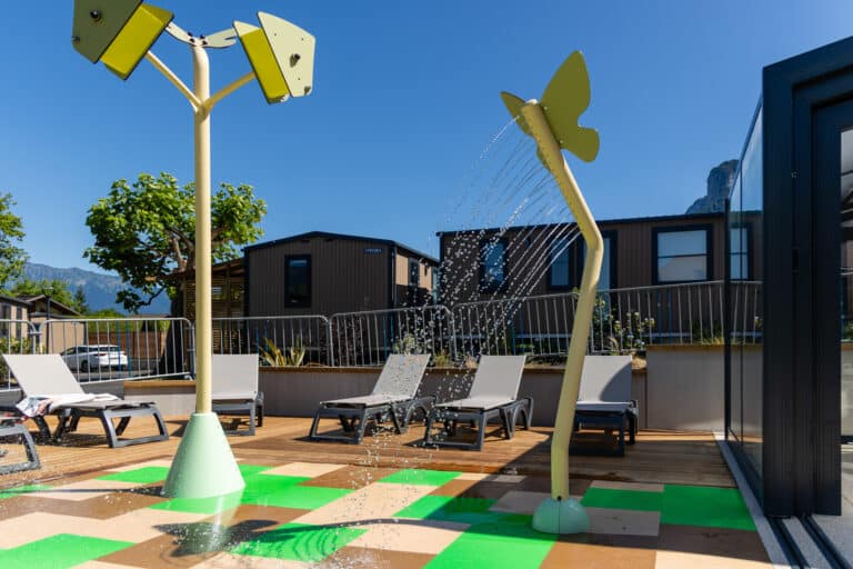 Jeux d'eau en hauteur Camping Lô Velâjo