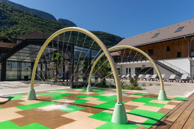 Jeux d'eau arc Camping Lô Velâjo