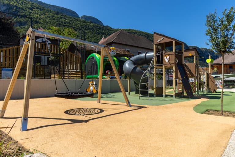 Jeux extérieurs Camping Lô Velâjo
