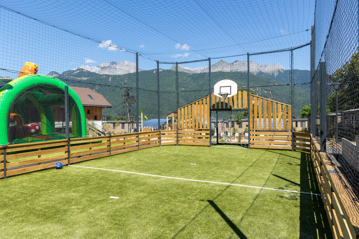 Camping Lô Velâjo Terrains multisports 