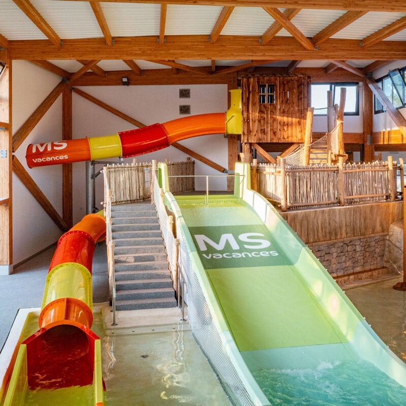 Toboggans aquatiques intérieurs
