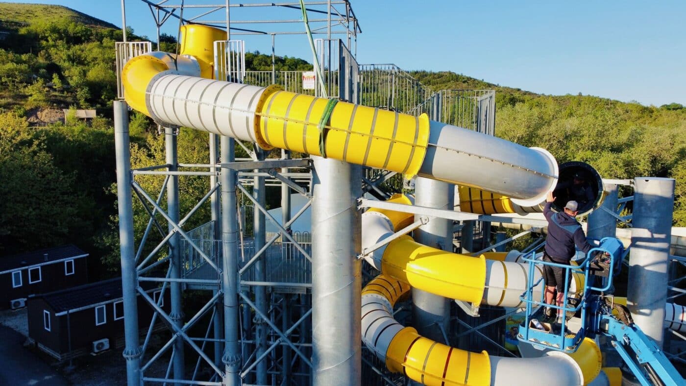 Installation toboggan aquatique Le Pommier